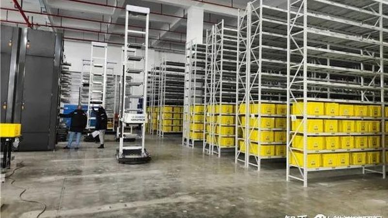 可堆叠周转箱具有以下特点：
